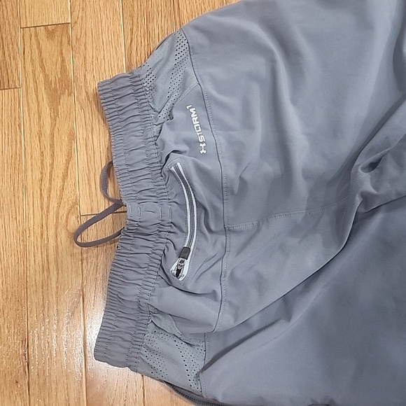 Under Armour Jogger - Picture 6 of 6